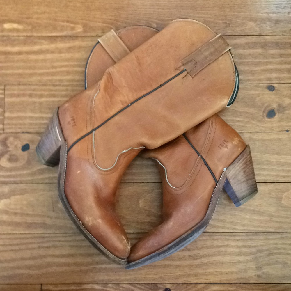 Frye Cowgirls boots 7 1/2